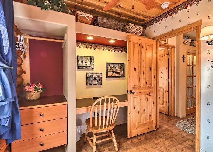 Quaint Near Grand Canyon Holiday home